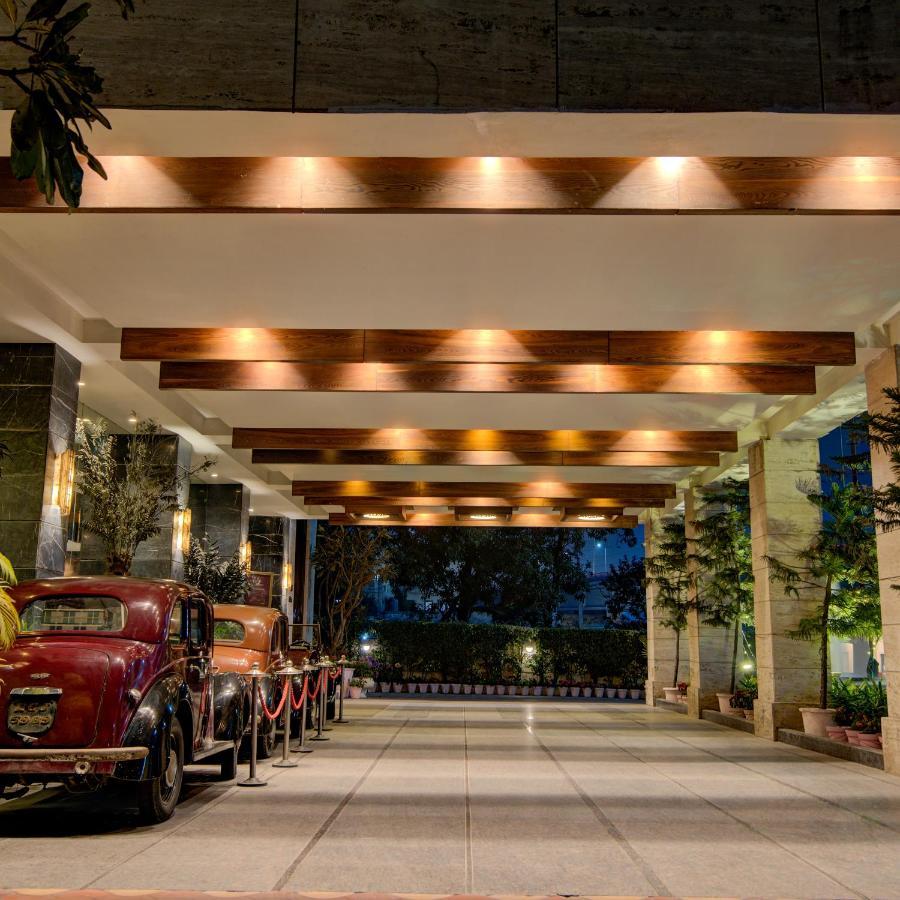 Hotel Godwin Haridwār Extérieur photo