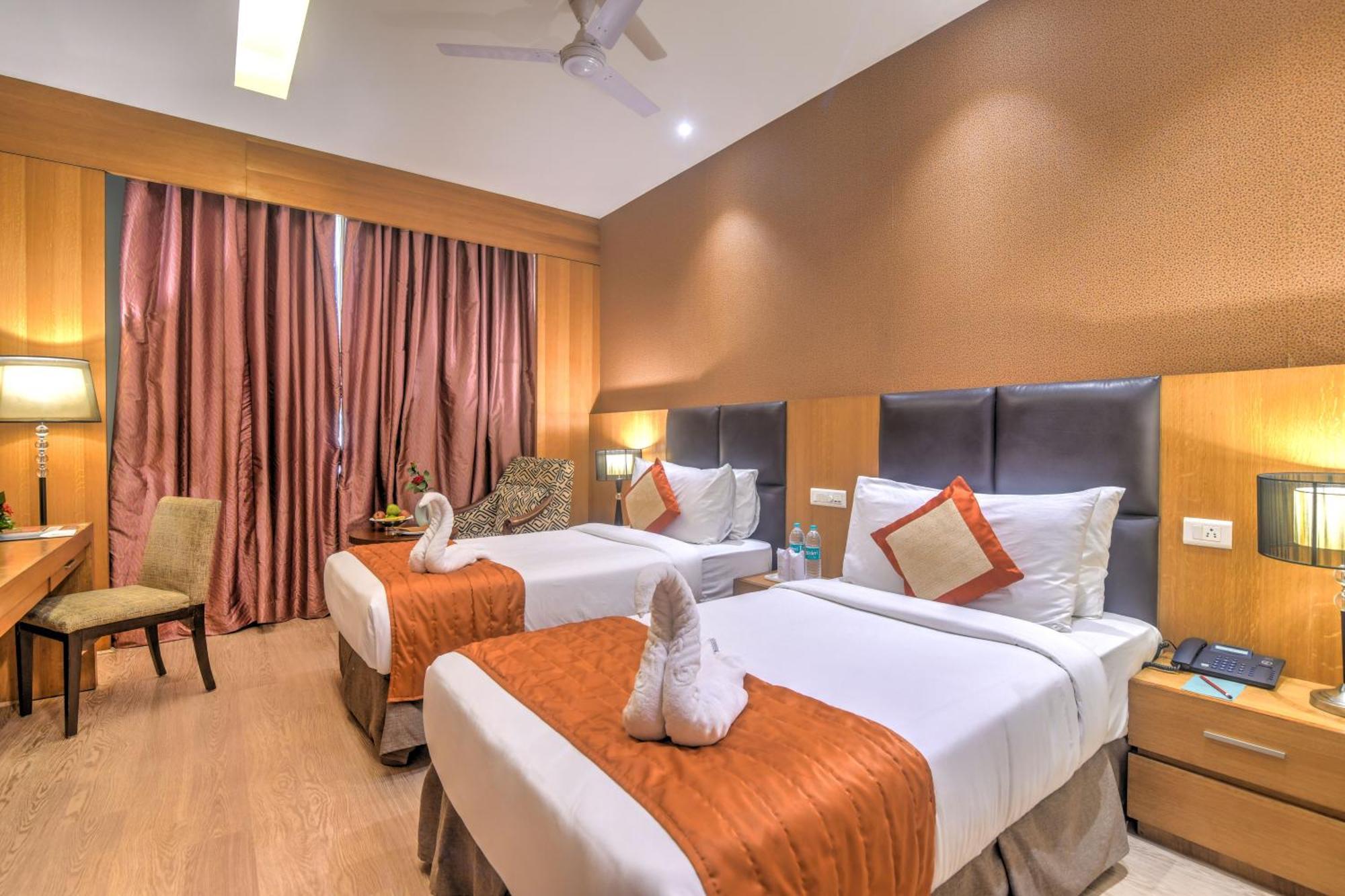 Hotel Godwin Haridwār Extérieur photo